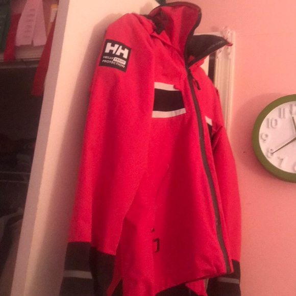 Pink women’s helly Hansen jacket - Picture 2 of 6